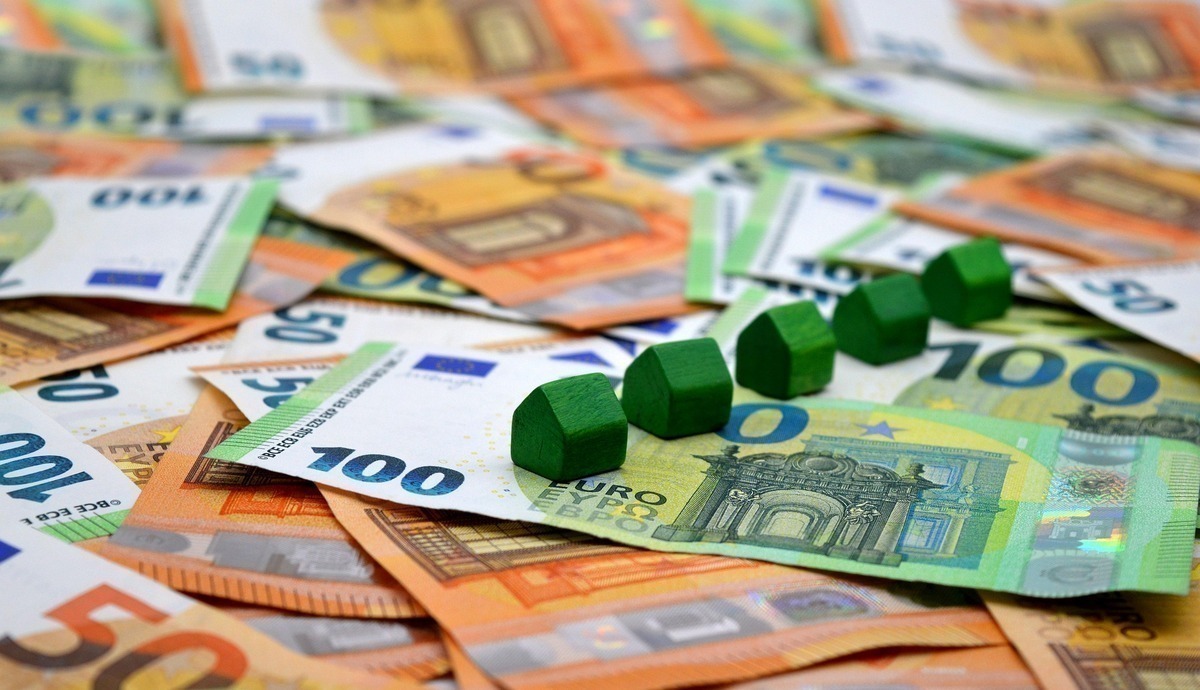 Finanzierung & Förderung in Hanau: KfW-Förderung, Wohnbauförderung im Bundesland, Zinsentwicklung und Bankenvergleich. Alles Wichtige zur Immobilienfinanzierung im Überblick.